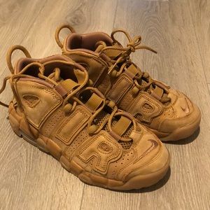 Nike uptempo sand